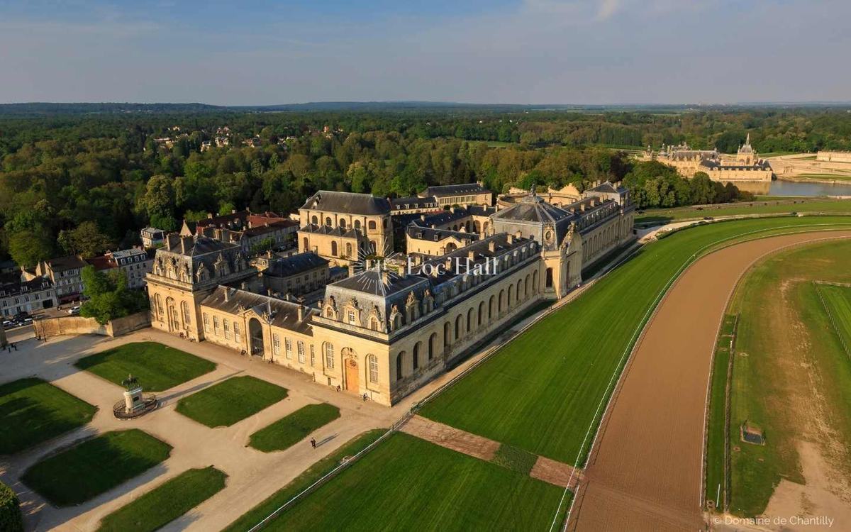 CHÂTEAU ET ÉCURIES DE CHANTILLY